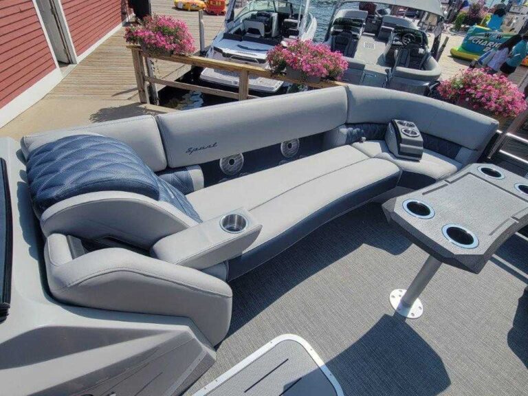 2025 Bennington 25RXSBWA - ESP - Arch - Windshield - Owner Demo US-ETWR6587F425 [photo 21]